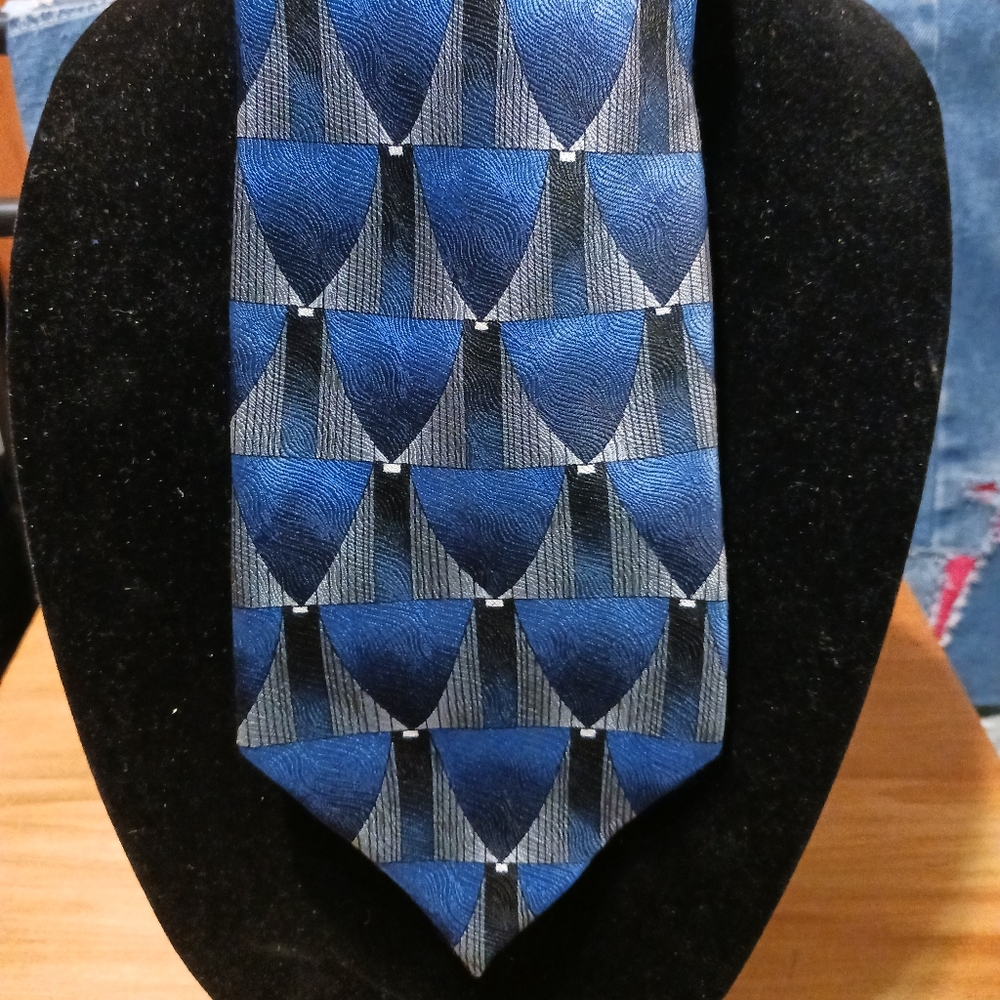 Grateful Dead " Golden Gate-Fifth Set Print Silk Tie
